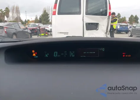 2011 Toyota Prius Three from USA, damaged, VIN JTDKN3DU9B0259405